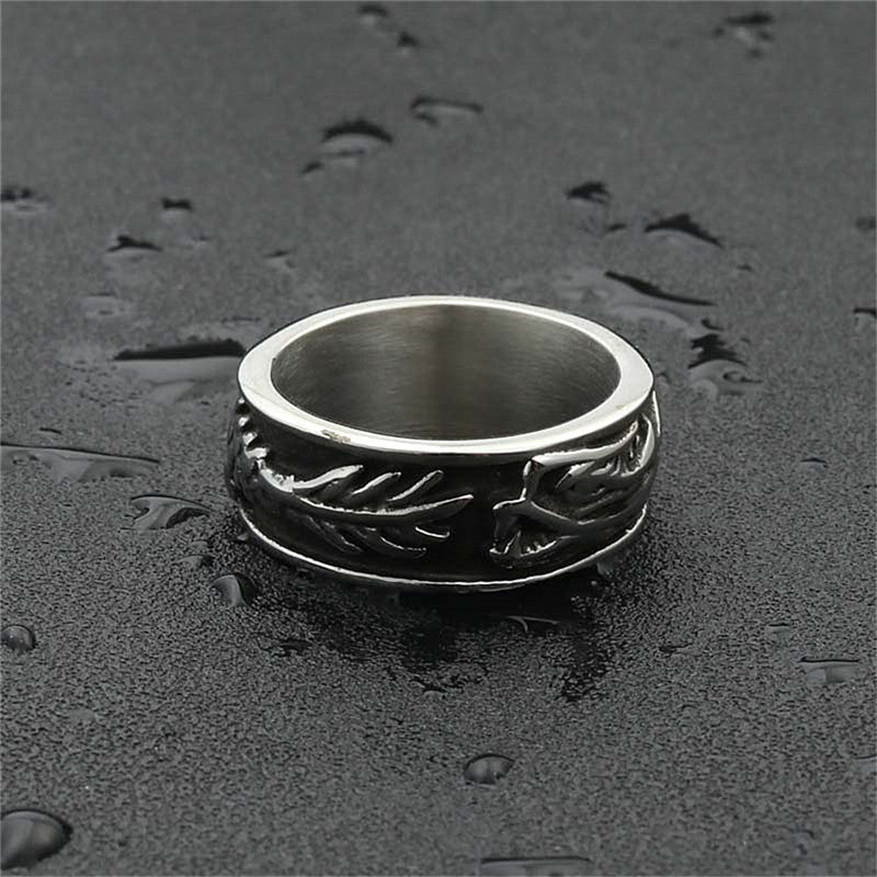 Zarte handwerkliche Ring