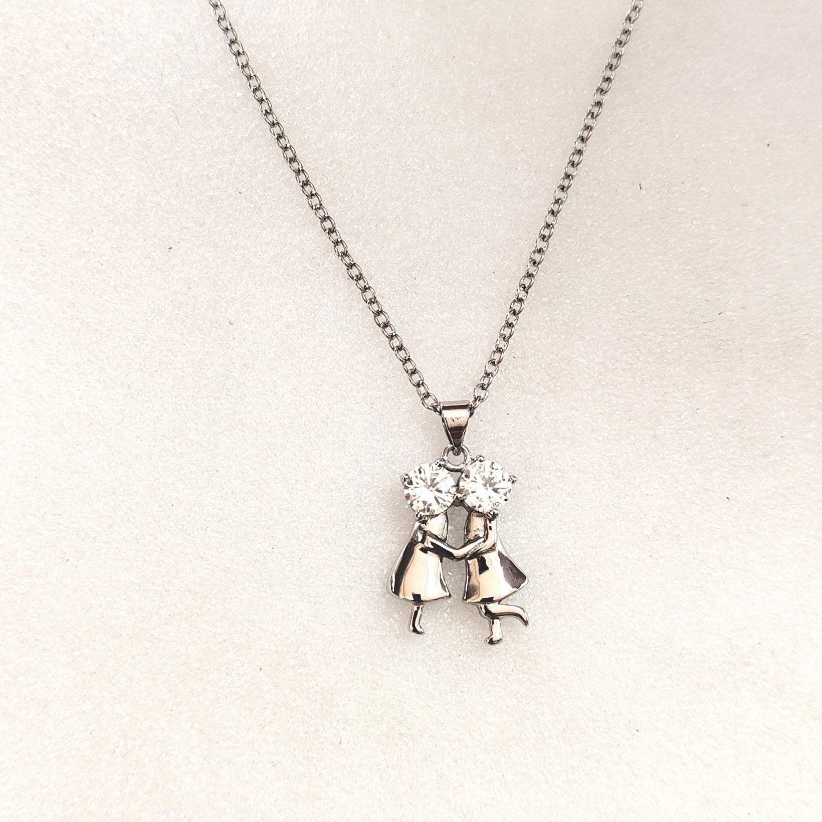 Schöne Halskette mit einzigartigem Stil