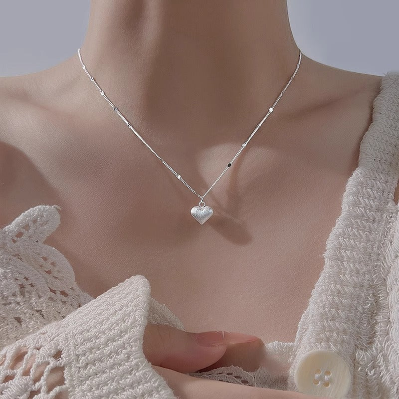 Zarte handwerkliche Halskette