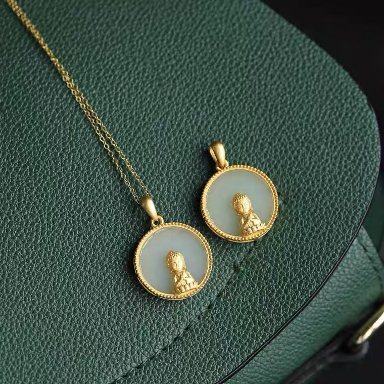 Schöne Gold Halskette mit einzigartigem Stil