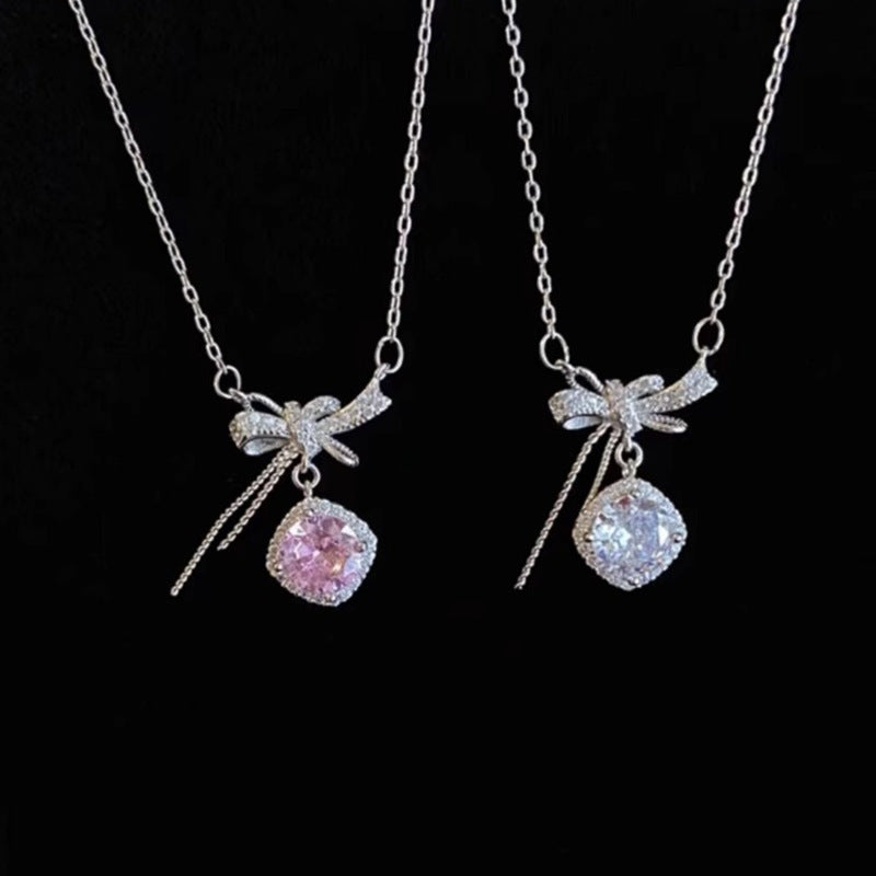 Zarte handwerkliche Halskette