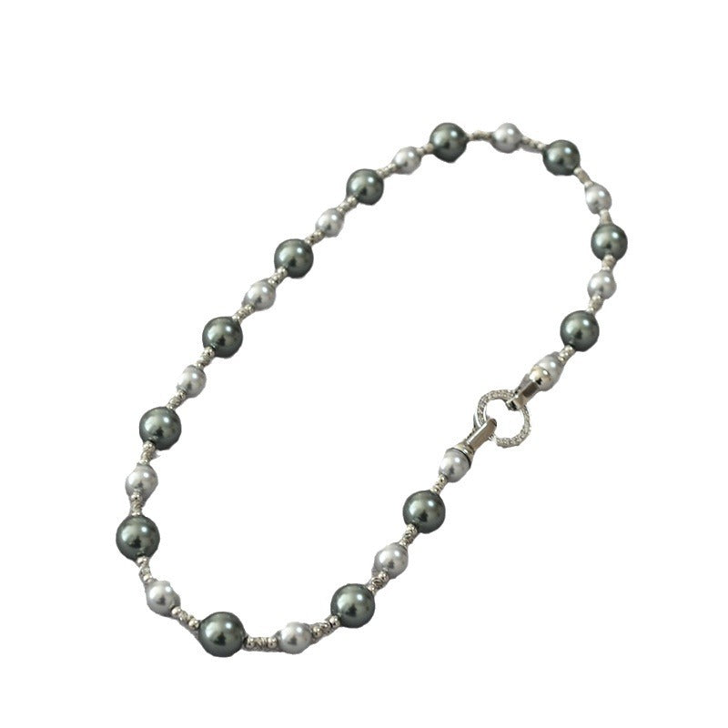 Schöne Perlen Halskette mit einzigartigem Stil
