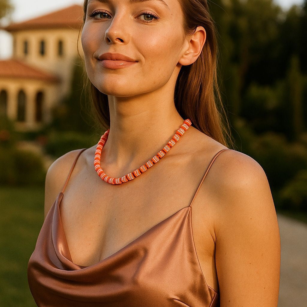 Schöne Halskette mit einzigartigem Stil