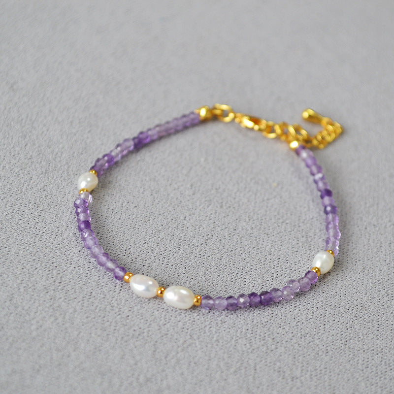 Schöne Perlen Armband mit einzigartigem Stil