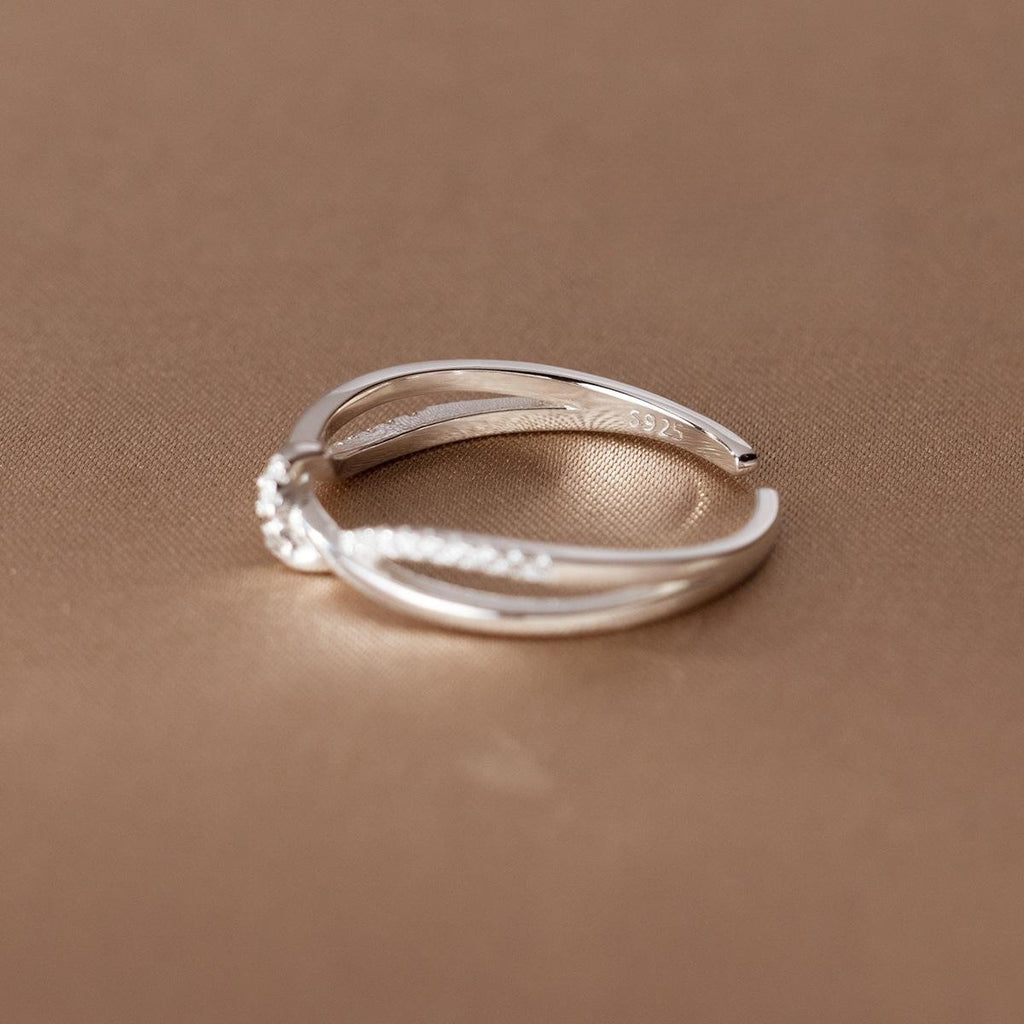 Zarte handwerkliche Ring