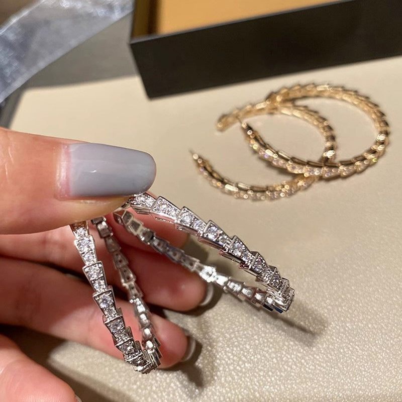 Atemberaubende Ohrring für den Alltag