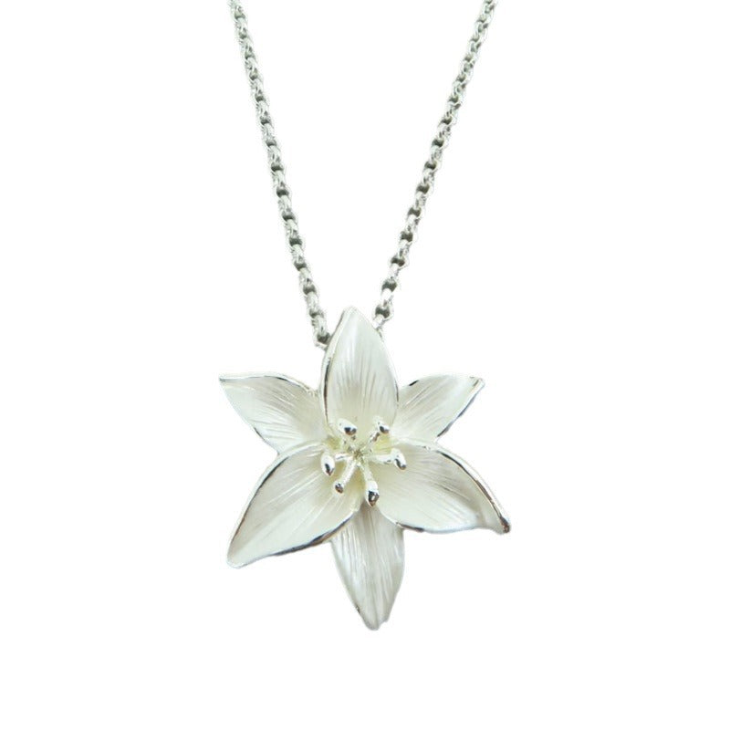 Schöne Halskette mit einzigartigem Stil