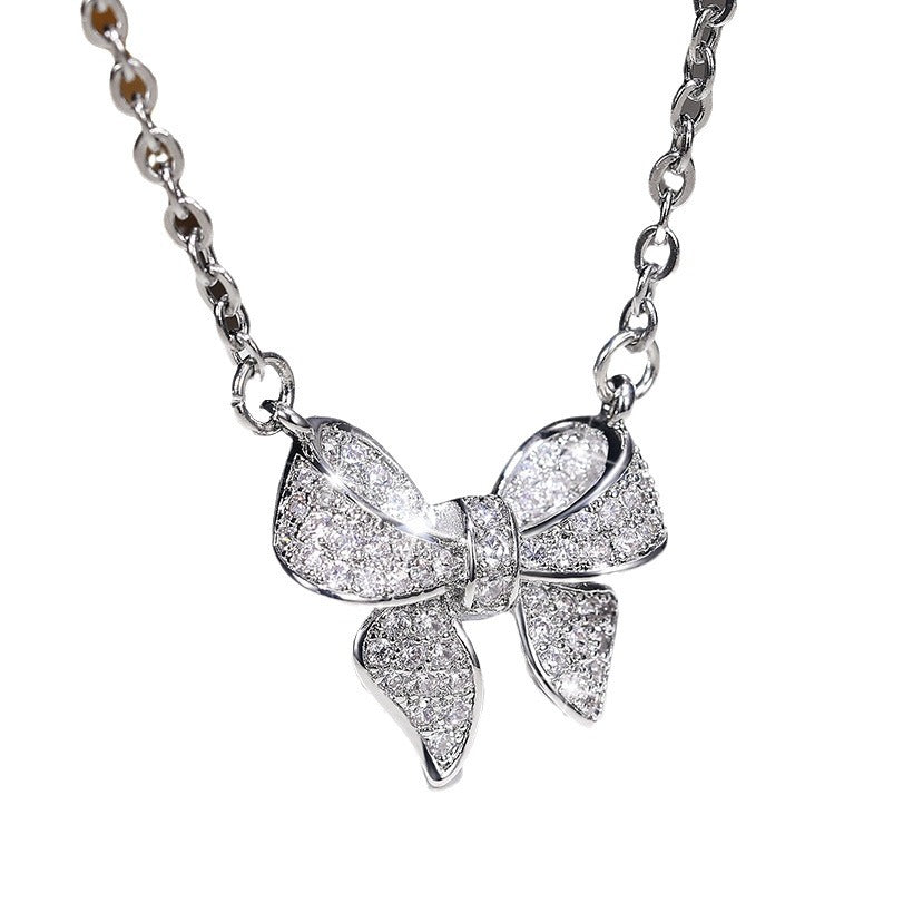 Zarte handwerkliche Halskette