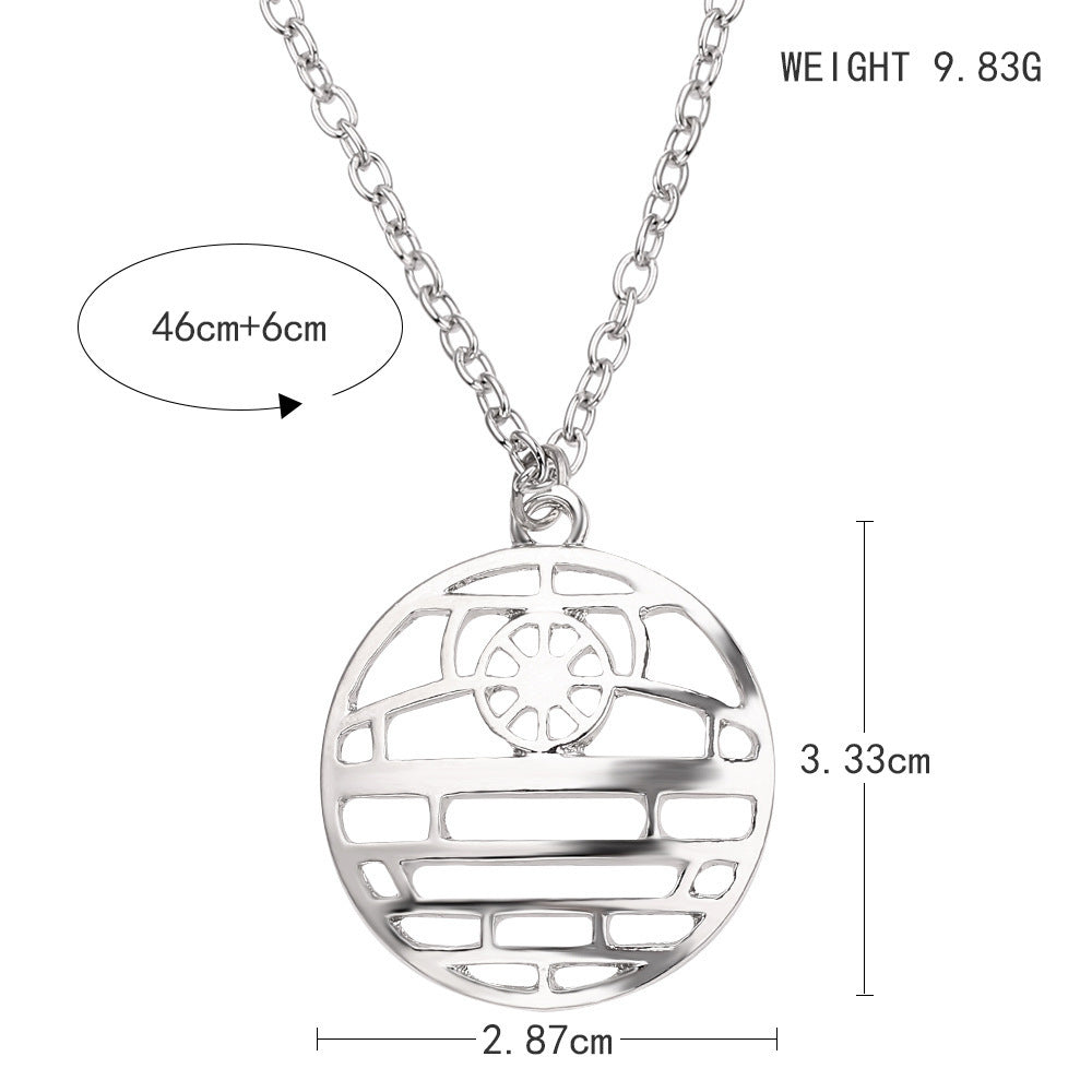 Zarte handwerkliche Halskette