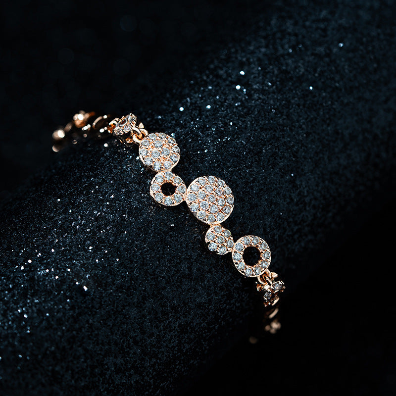 Schöne Armband mit einzigartigem Stil