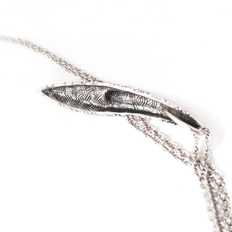 Zarte handwerkliche Halskette