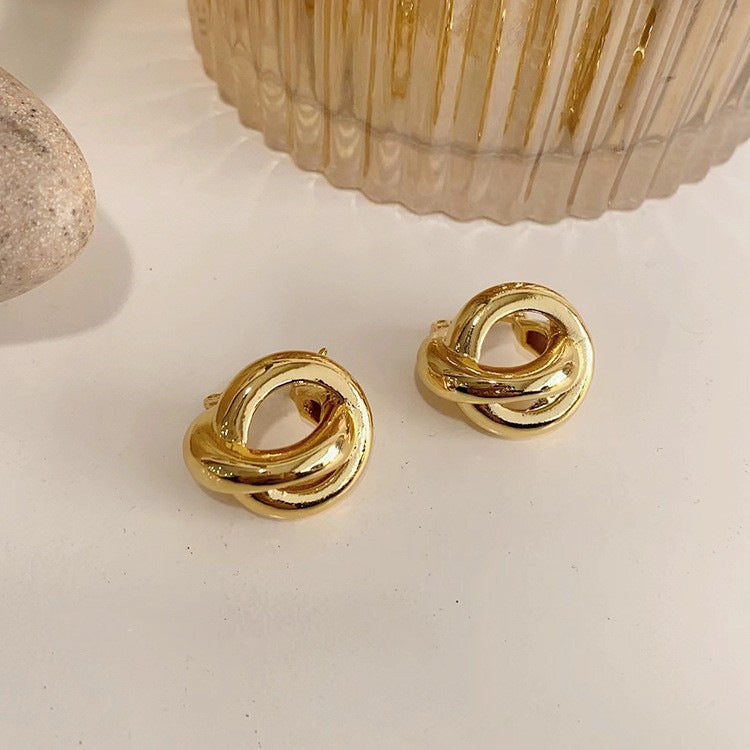 Zarte handwerkliche Ohrring