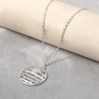 Zarte handwerkliche Halskette