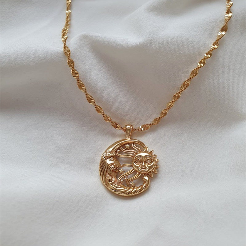 Zarte handwerkliche Halskette