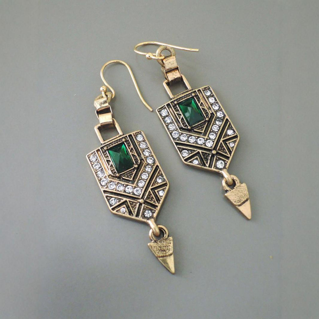 Zarte handwerkliche Ohrring