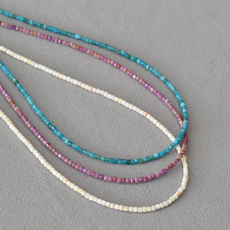 Zarte handwerkliche Halskette