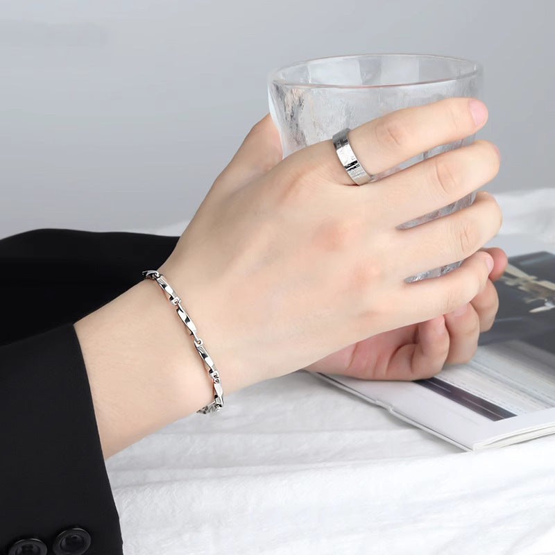 Schöne Armband mit einzigartigem Stil