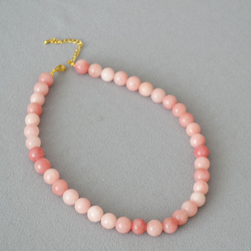 Schöne Halskette mit einzigartigem Stil