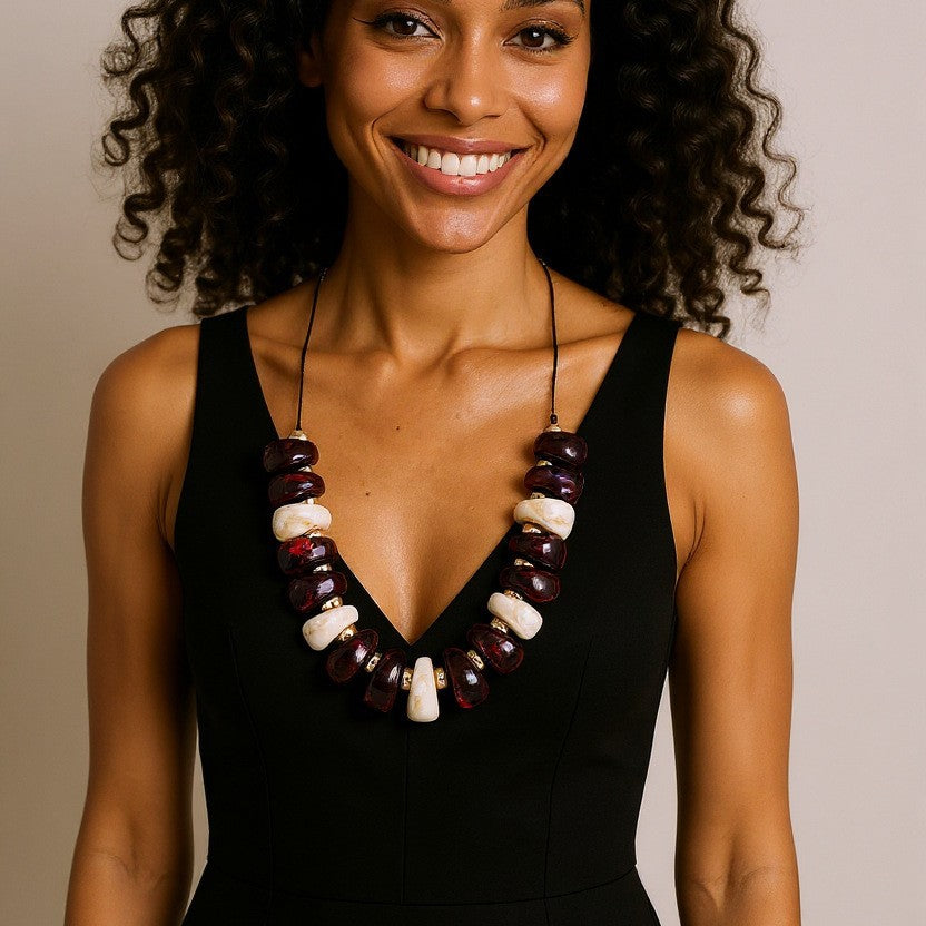 Schöne Halskette mit einzigartigem Stil