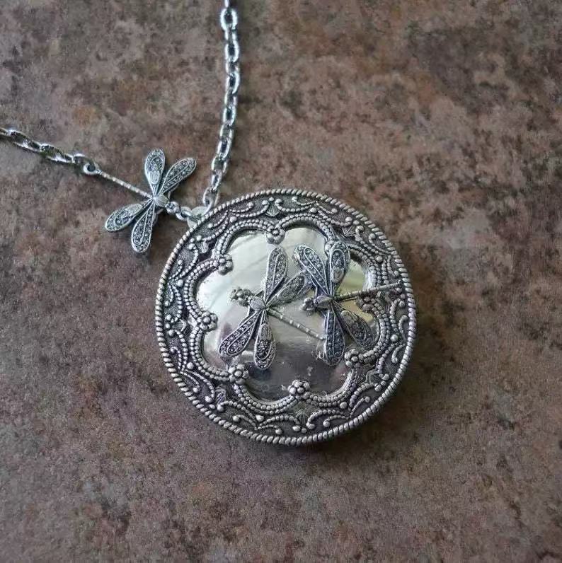 Zarte handwerkliche Halskette