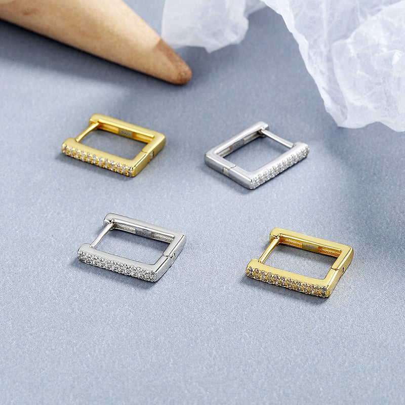 Zarte handwerkliche Ohrring