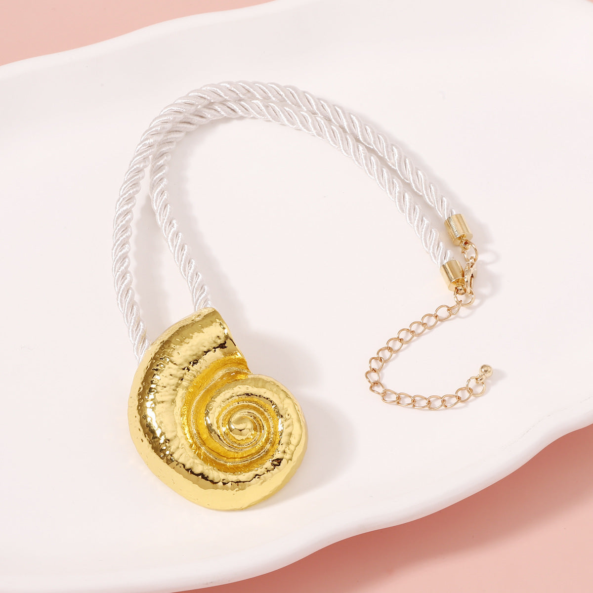 Zarte handwerkliche Gold Halskette