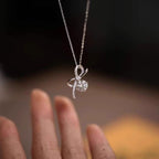 Schöne Halskette mit einzigartigem Stil