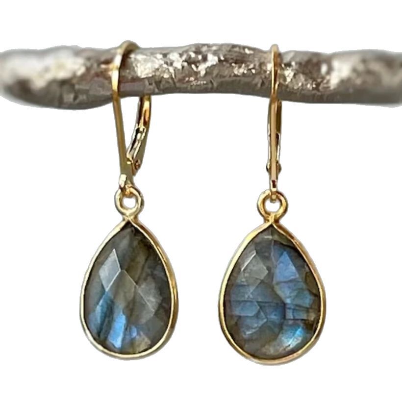 Schöne Ohrring mit einzigartigem Stil