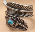 Zarte handwerkliche Ring