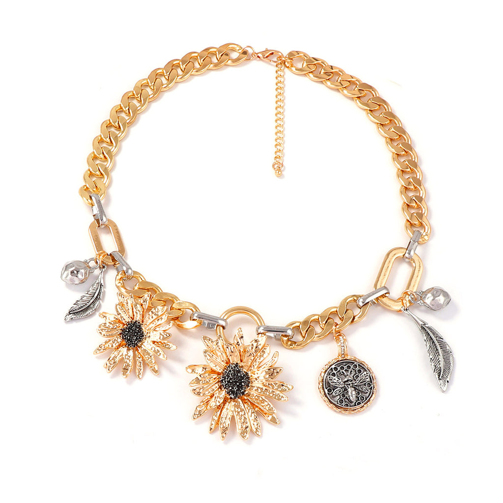 Zarte handwerkliche Halskette