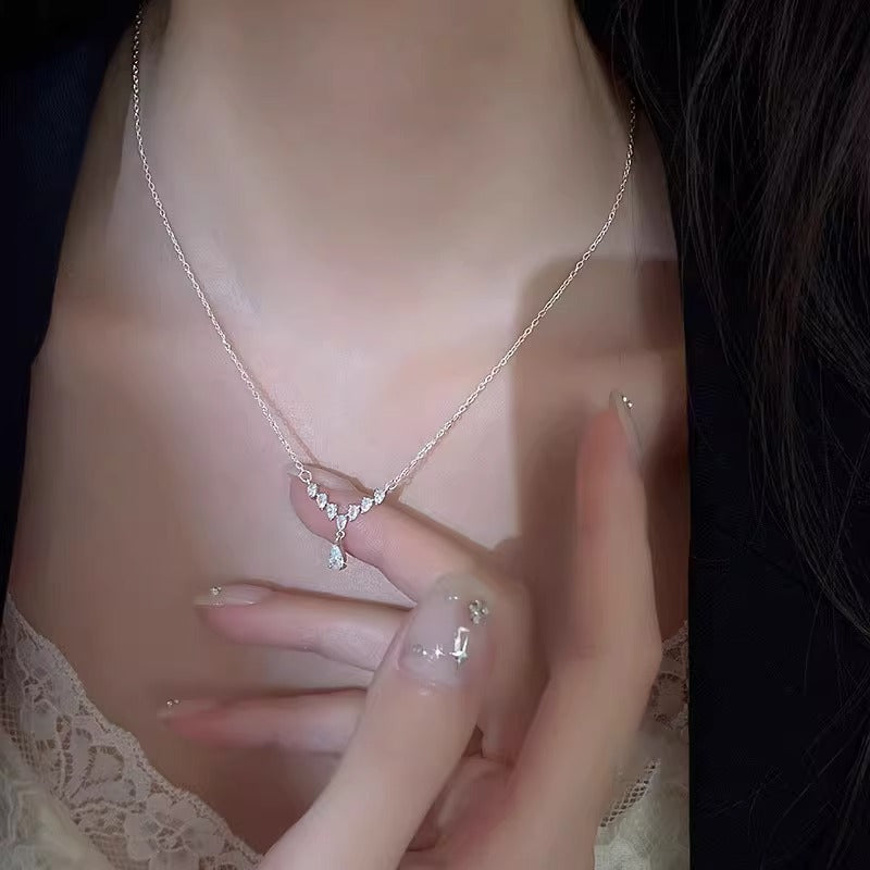 Schöne Halskette mit einzigartigem Stil