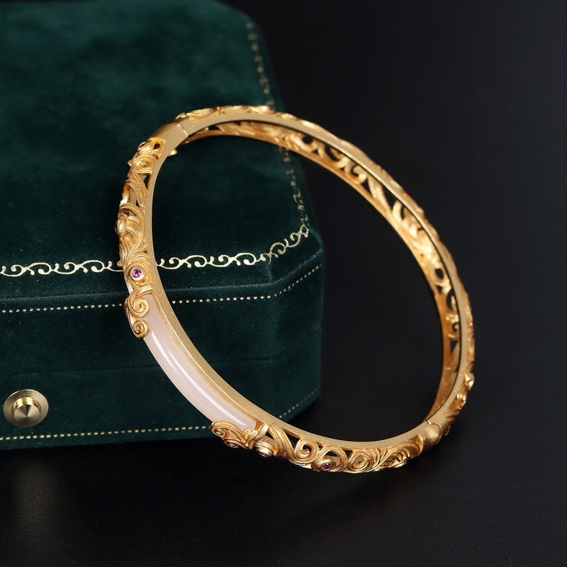 Schöne Gold Armband mit einzigartigem Stil