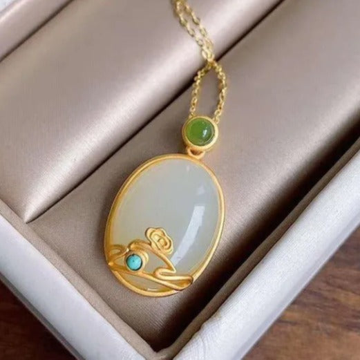 Schöne Halskette mit einzigartigem Stil