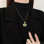 Schöne Halskette mit einzigartigem Stil