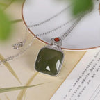 Schöne Gold Halskette mit einzigartigem Stil