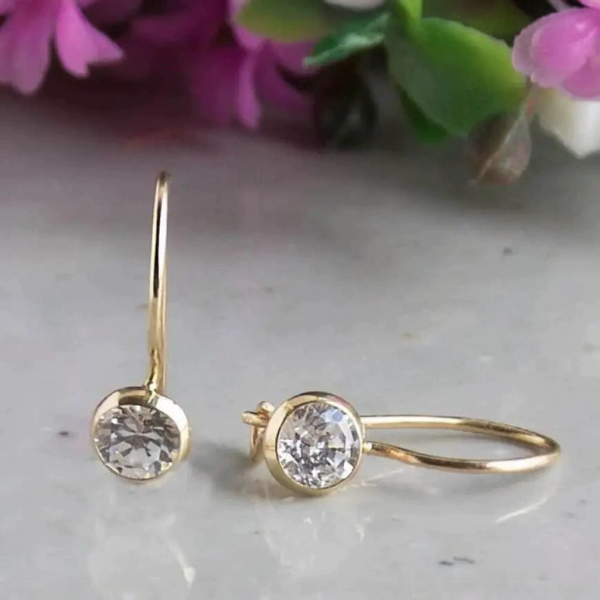 Zarte handwerkliche Ohrring