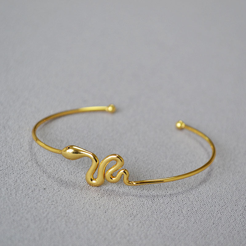 Schöne Gold Armband mit einzigartigem Stil