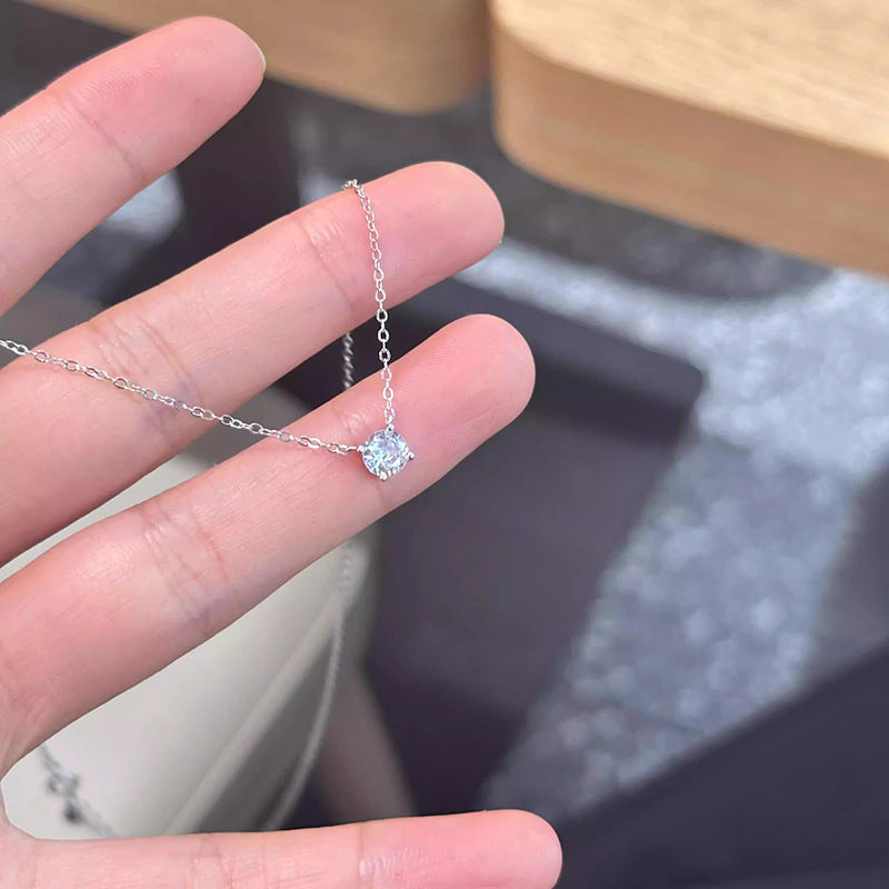 Schöne Halskette mit einzigartigem Stil