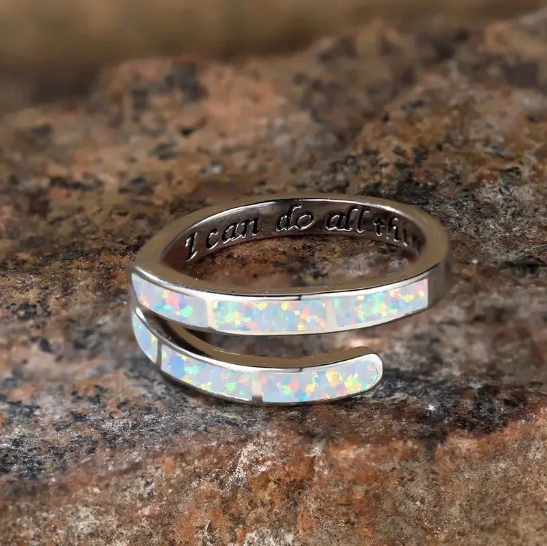 Zarte handwerkliche Ring