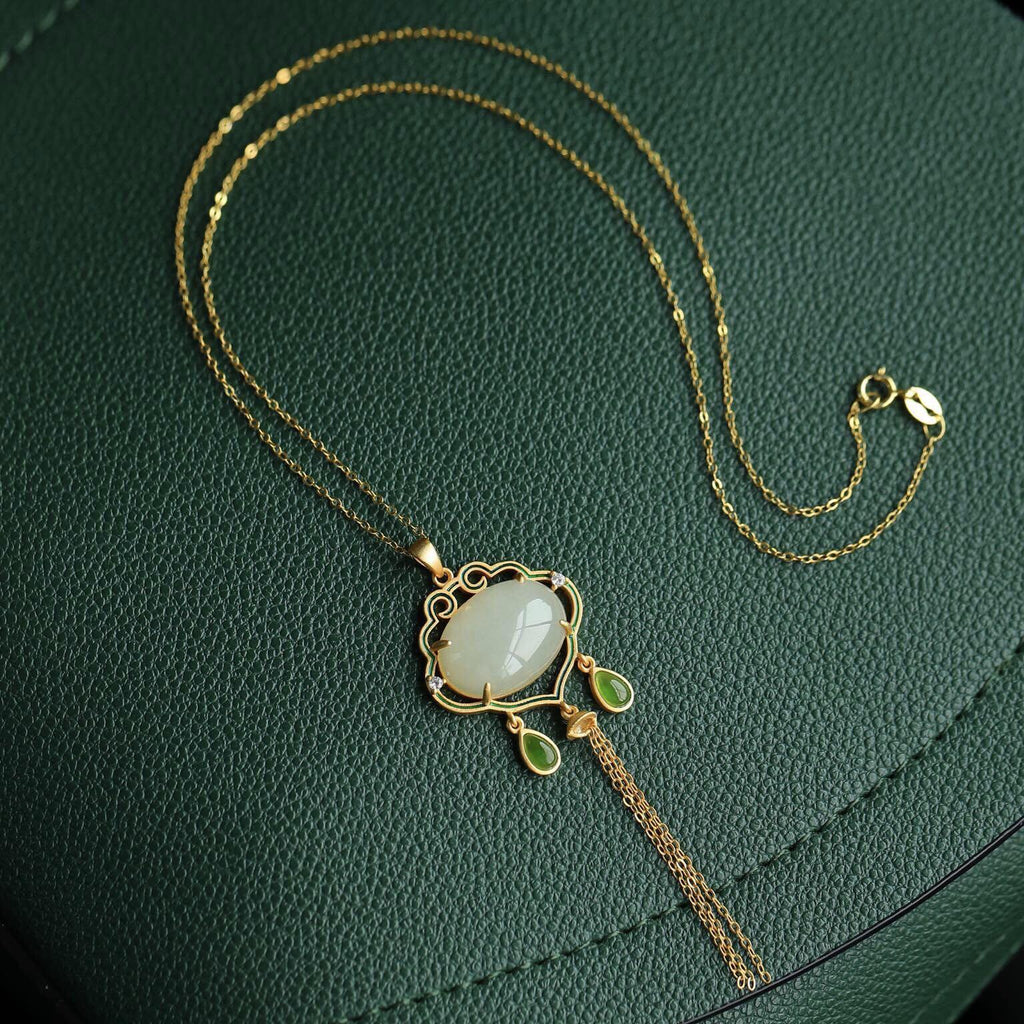 Schöne Gold Halskette mit einzigartigem Stil