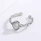 Zarte handwerkliche Ring