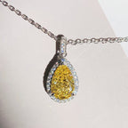 Schöne Halskette mit einzigartigem Stil