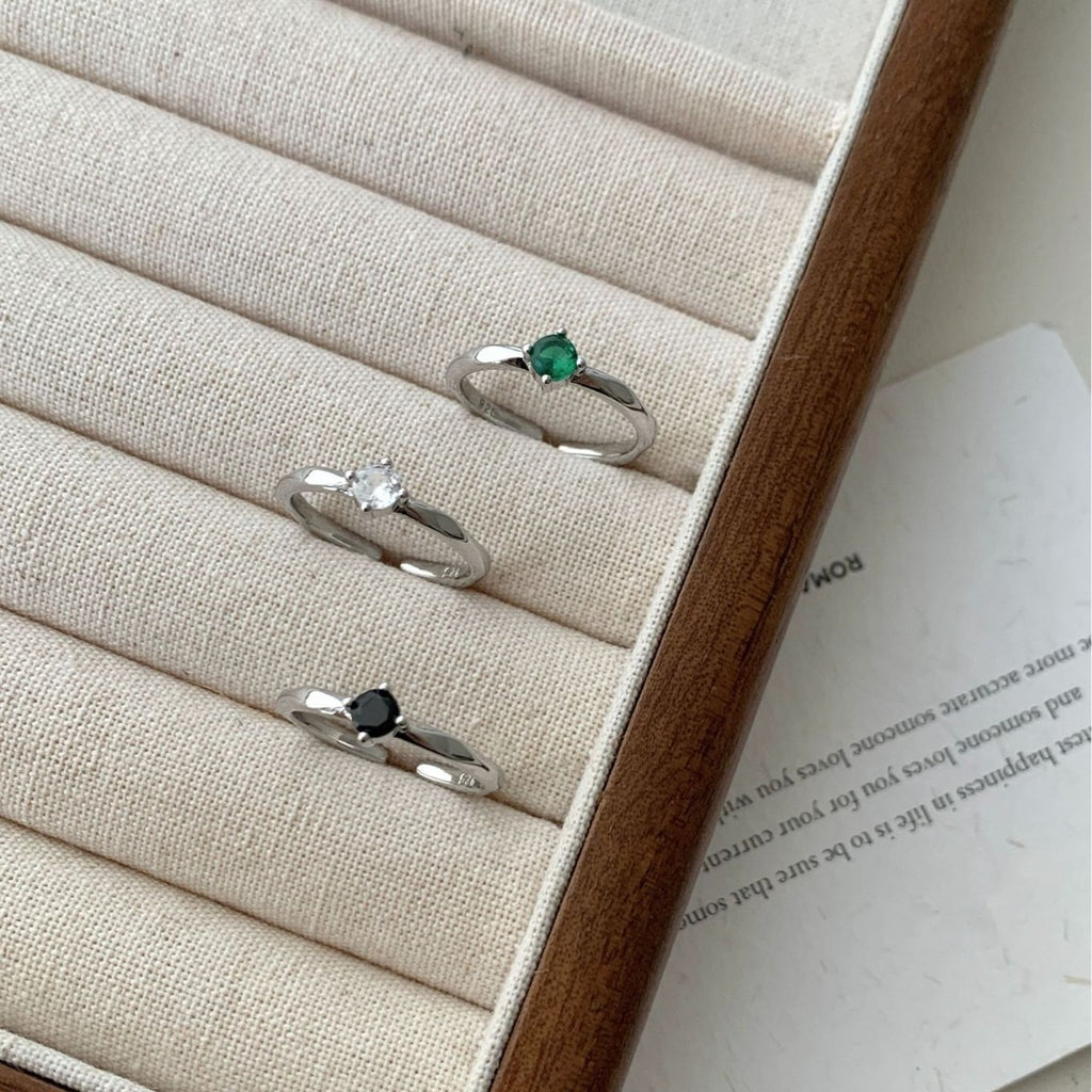 Zarte handwerkliche Ring