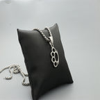 Schöne Halskette mit einzigartigem Stil