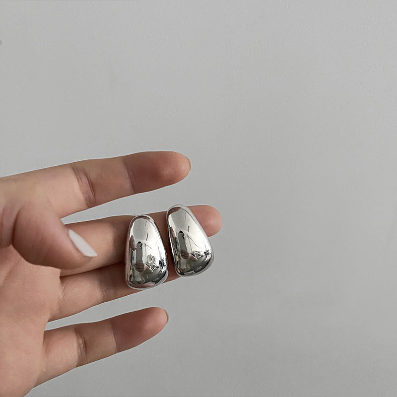 Atemberaubende Ohrring für den Alltag