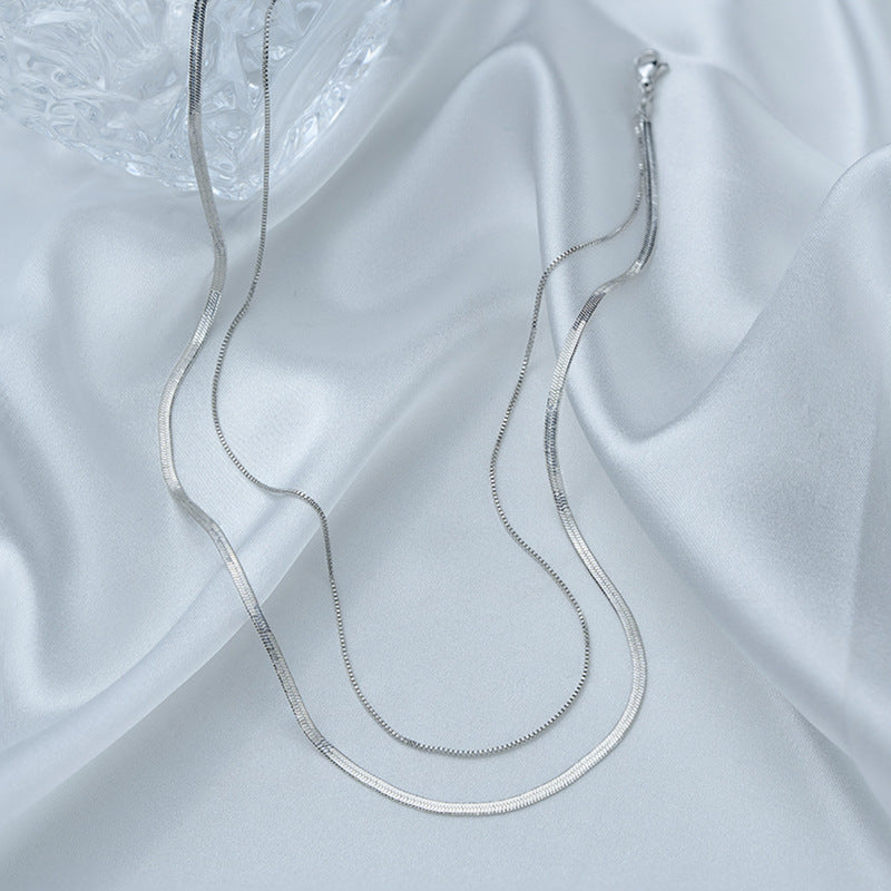 Zarte handwerkliche Halskette