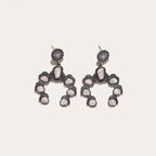 Zarte handwerkliche Ohrring