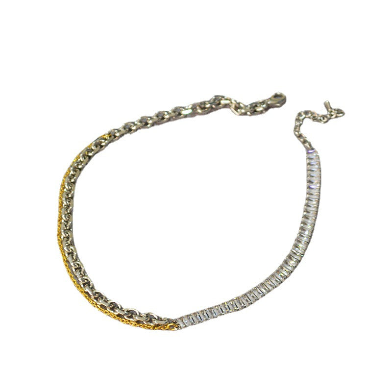 Schöne Gold Halskette mit einzigartigem Stil