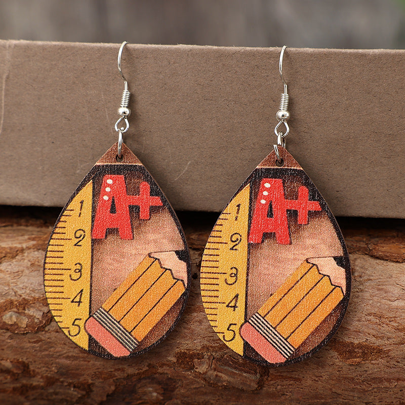 Zarte handwerkliche Ohrring