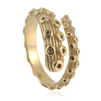 Zarte handwerkliche Ring